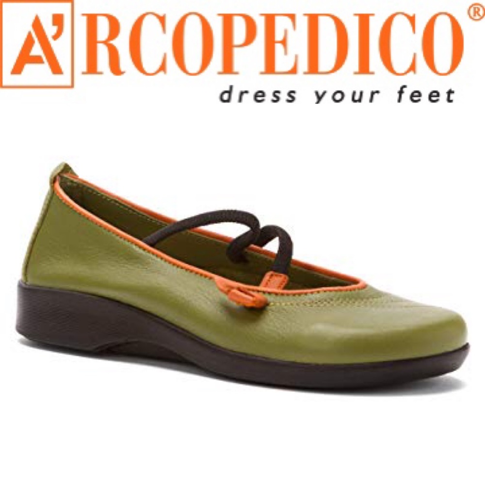A’rcopedico Slip On Flats Green Size 6